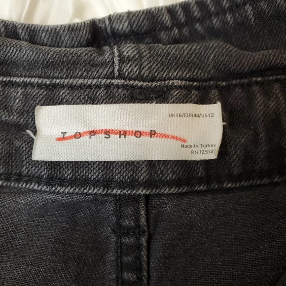 TOPSHOP | 100% COTTON HIGH WAISTED DENIM BLACK WASH MOM JEAN PAPER BAG SHORTS 12 - Picture 11 of 17